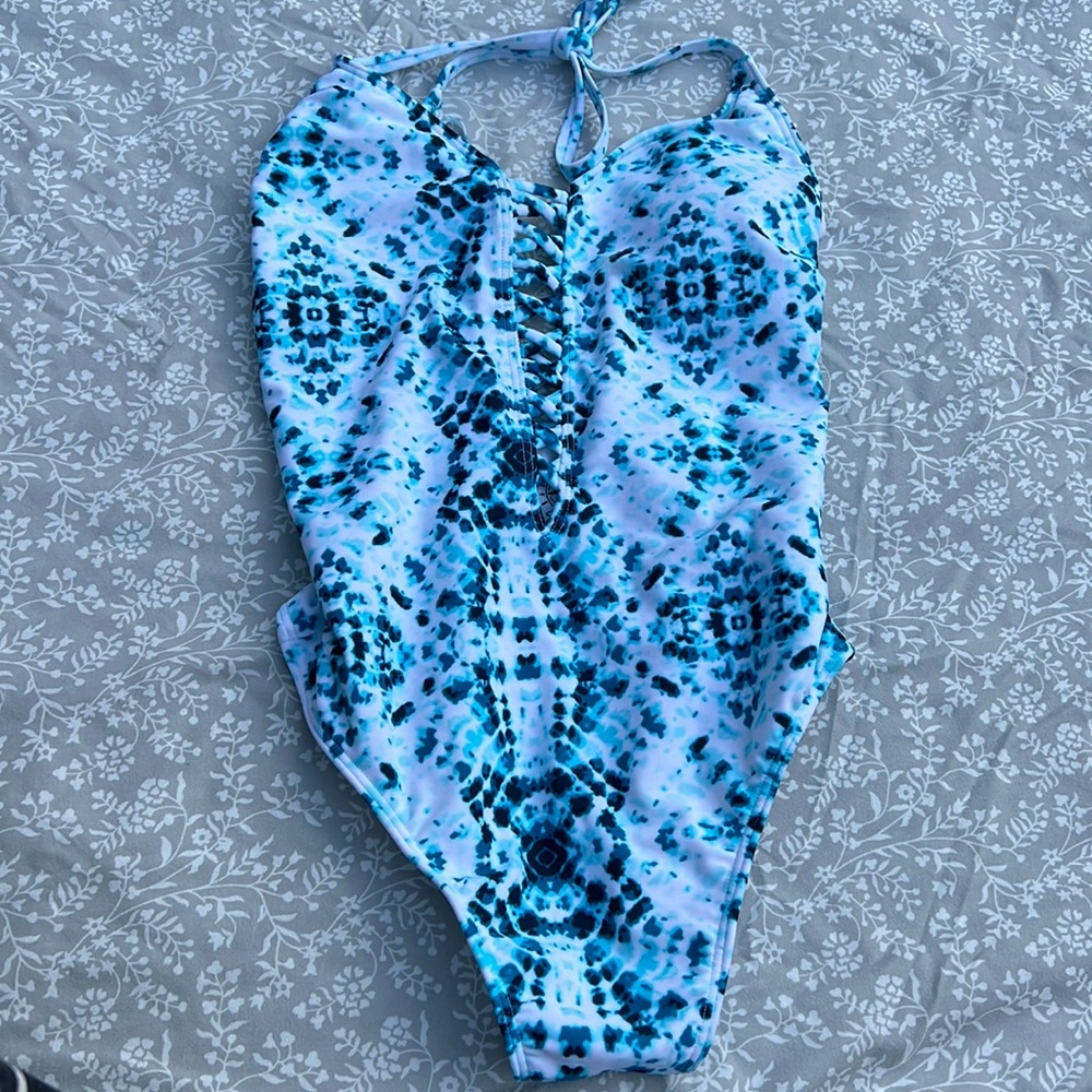 Hollister One-Piece Bathing Suit ~ Size XS